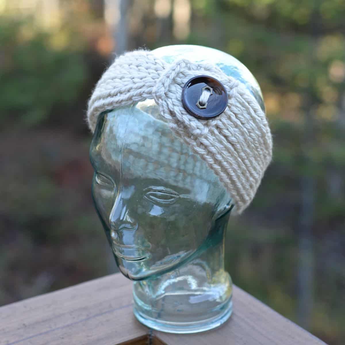 Free Crochet Pattern  |  “Knit-Look” Chunky Adult Headwarmer