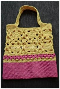 Free Crochet Pattern - Strawberry Lemonade Tote Bag by A Crocheted Simplicity #crochet #freecrochetpattern #crochettotebag