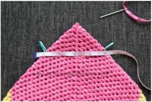 Free Crochet Pattern - Strawberry Lemonade Tote Bag by A Crocheted Simplicity #crochet #freecrochetpattern #crochettotebag