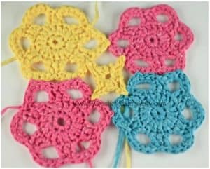 Free Crochet Pattern - Strawberry Lemonade Tote Bag by A Crocheted Simplicity #crochet #freecrochetpattern #crochettotebag