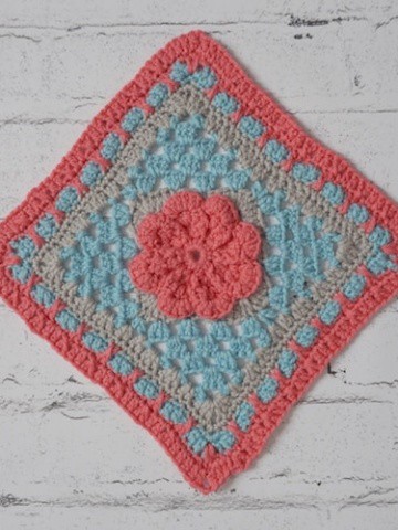 Free Crochet Pattern - Mini-Mystery Crochet Along#crochet #freecrochetpattern #grannysquare