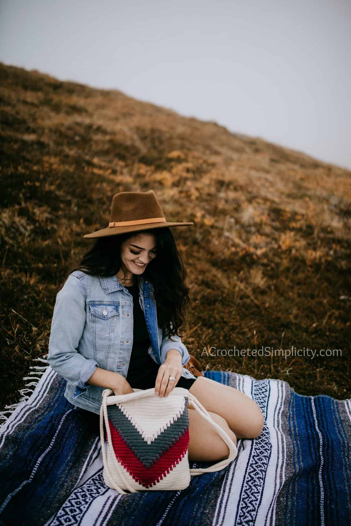 Wanderlust Crochet Backpack - Free Crochet Backpack Pattern by A Crocheted Simplicity #crochetbag #crochetbackpack #crochetchevron #chevronbackpack #handmadebackpack #freecrochetpattern #crochetbackpackpattern #chevron #spikestitch #crochetspikestitch