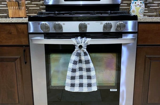 Free Crochet Pattern - Buffalo Plaid Dish Towel by A Crocheted Simplicity #buffaloplaidtowel #buffaloplaidcrochet #freecrochetpattern #crochetdishtowel #crochetteatowel #farmhousechecktowel #crochetkitchentowel