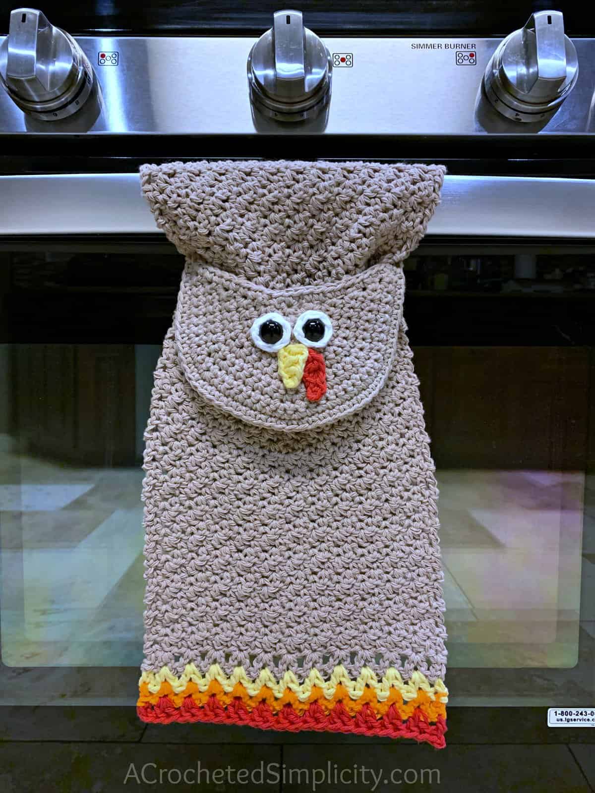 Free Crochet Pattern - Turkey Kitchen Towel by A Crocheted Simplicity . #turkey #crochettowel #crochettowelpattern #crochetdishtowel #crochet #freecrochetpattern #crochetturkey