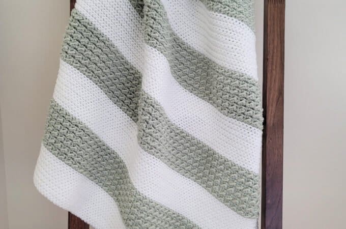 Free Crochet Blanket Pattern - Abrielle Baby Blanket by A Crocheted Simplicity #freecrochetpattern #crochetblanketpattern #crochetbabyblanket #freecrochetblanketpattern #handmadeblanket #crochetforbaby #crochetpatternsforbaby #crochet