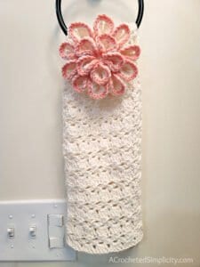 Free Crochet Hand Towel Pattern - Floral Blooms Hand Towel by A Crocheted Simplicity #freecrochetpattern #freecrochettowelpattern #handmade #crochetforhome #crochethandtowel #crochetkitchentowel #crochet #crochettowel #crochetkitchentowel #cottoncrochet #kitchencrochet