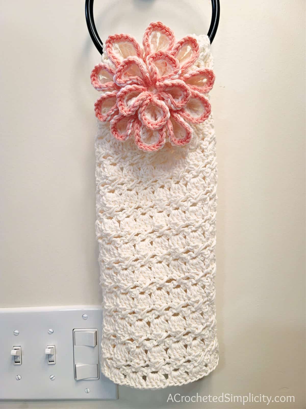 Free Crochet Hand Towel Pattern - Floral Blooms Hand Towel by A Crocheted Simplicity #freecrochetpattern #freecrochettowelpattern #handmade #crochetforhome #crochethandtowel #crochetkitchentowel #crochet #crochettowel #crochetkitchentowel #cottoncrochet #kitchencrochet