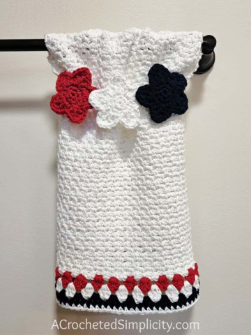 Free Crochet Towel Pattern - Stars & Stripes Keyhole Hand Towel by A Crocheted Simplicity #freecrochetpattern #freecrochettowelpattern #stayputtowel #stayputcrochettowel #keyholetowel #keyholecrochettowel #handmadetowel #crochettowelpattern #crochethandtowel #crochetlinenstitch #kitchentowel #4thofjulydecor #patriotichandtowel #summertowel #crochethandtowel #starsandstripes #crochetstarsandstripes #crochet4thofjuly #fourthofjulycrochet #redwhiteblue #crochetredwhiteblue