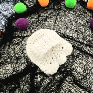 Free Crochet Pattern - Black Cat Dish Scrubby by A Crocheted Simplicity #freecrochetpattern #crochetscrubby #crochetscrubbypattern #crochetdishscrubby #halloweencrochet #crochetblackcat #blackcat #crochetkitchen #crochet #handmade #halloweencrochet