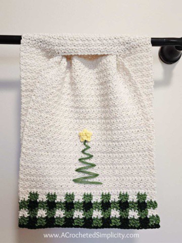 Free Crochet Keyhole Towel Pattern - O' Christmas Tree Towel by A Crocheted Simplicity #freecrochetpattern #crochettowelpattern #christmastowel #christmastreetowel #christmastree #crochetchristmastree #crochetplaidtowel #crochetplaid #crochetbuffaloplaid #crochetchristmas #handmadetowel #stayputtowel #keyholetowel