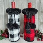 Buffalo Plaid Wine Cozy - Free Crochet Pattern by A Crocheted Simplicity #freecrochetpattern #crochetwinecozy #crochetwinetote #crochetplaid #crochetbuffaloplaid #crochetbuffalocheck #buffalocheck #crochetgifts #lastminutegifts #handmadegifts #crochet #diywinecozy #diywinetote