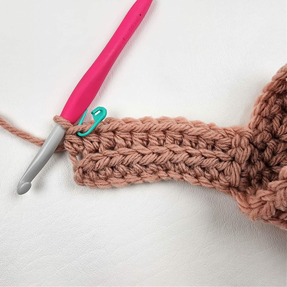 Crochet ribbed cuff photo tutorial.