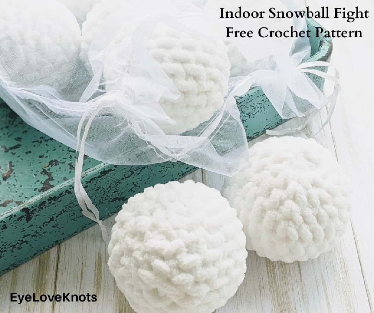 indoor snowball fight crochet game pattern
