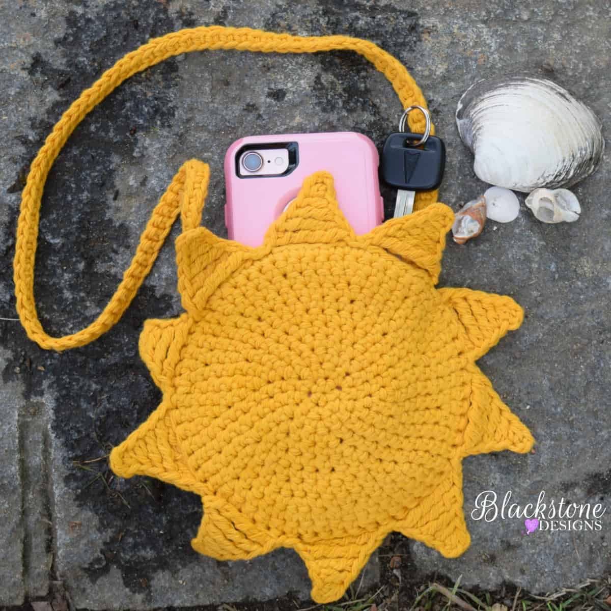 small sun shaped crochet bag