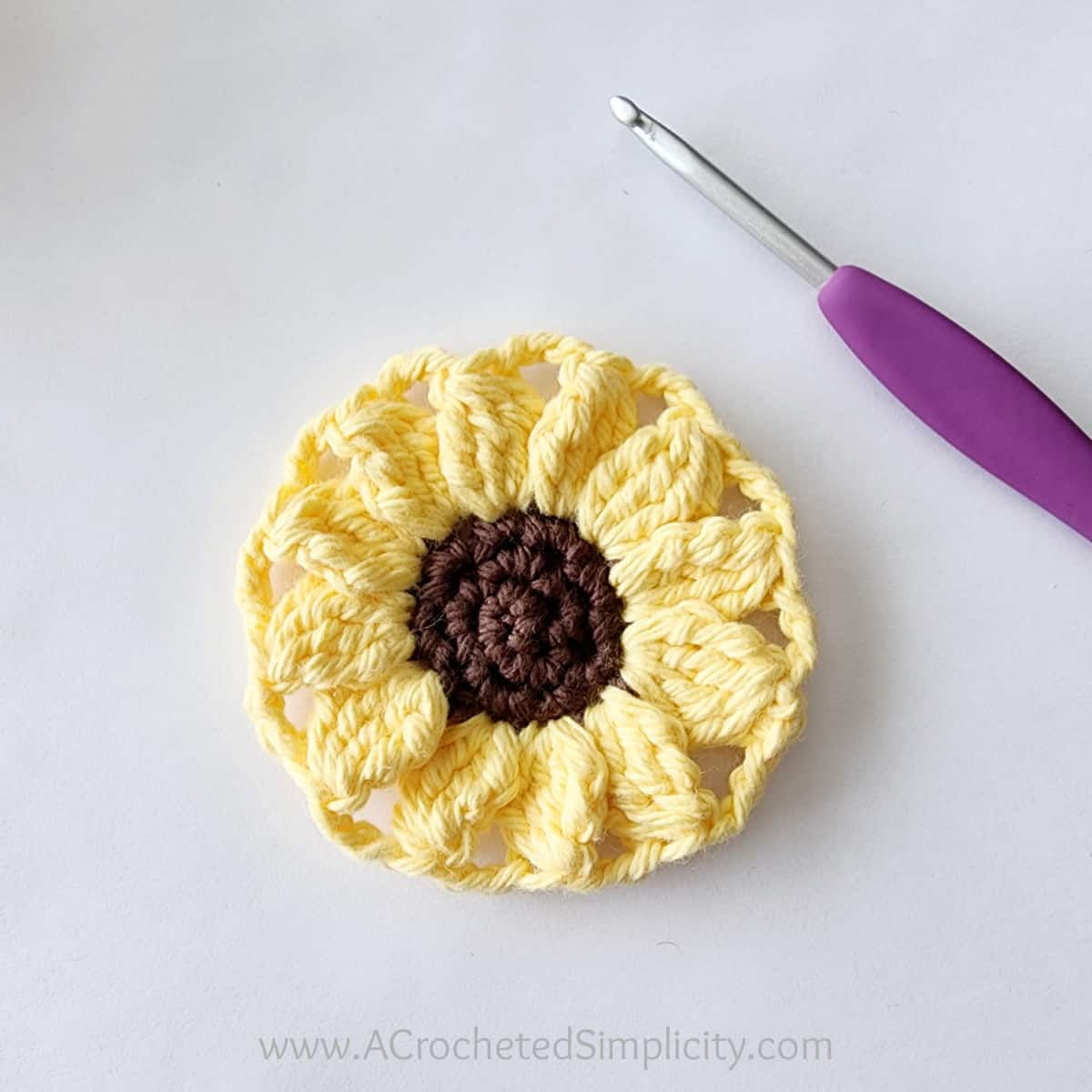 Sunflower crochet motif completed.