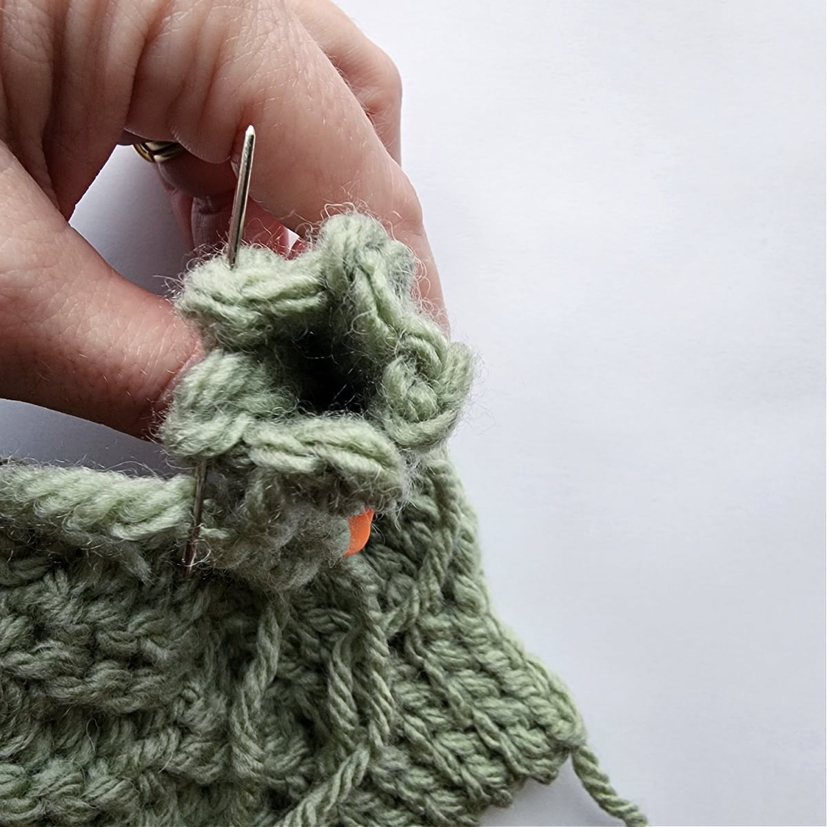 chunky crochet mittens tutorial photo 31