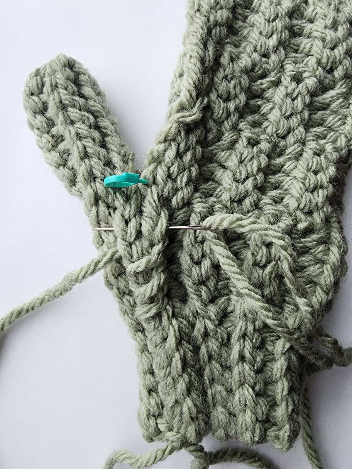 chunky crochet mittens tutorial photo 34