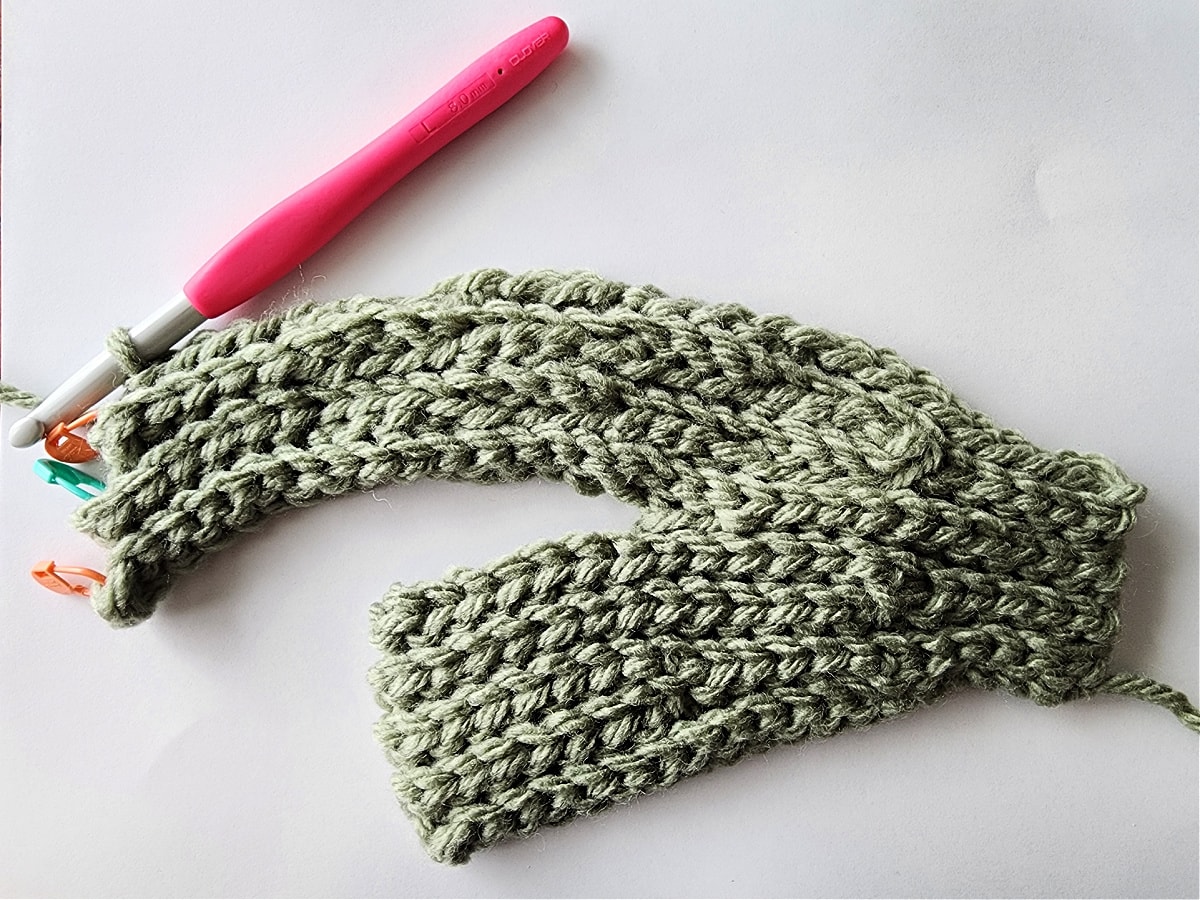 chunky crochet mittens tutorial photo 16