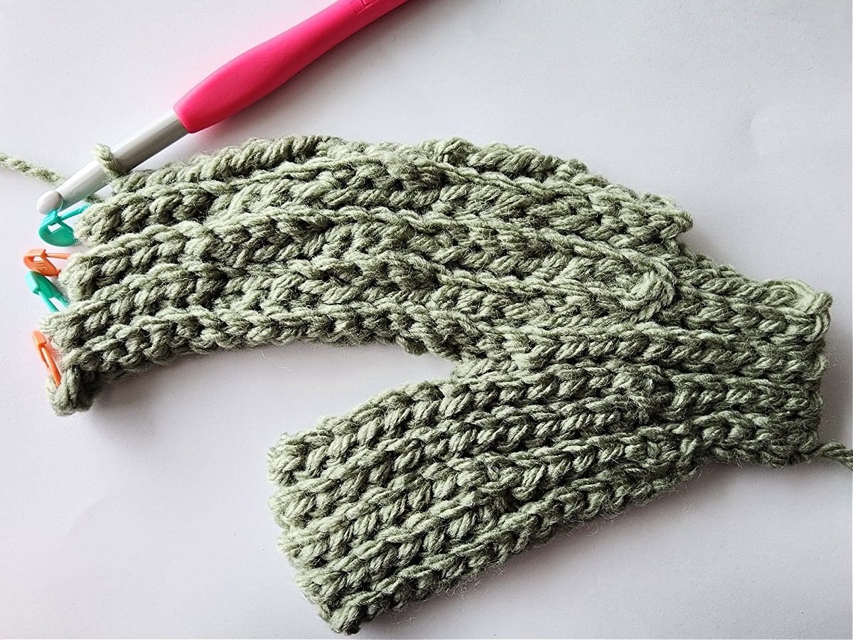 chunky crochet mittens tutorial photo 18