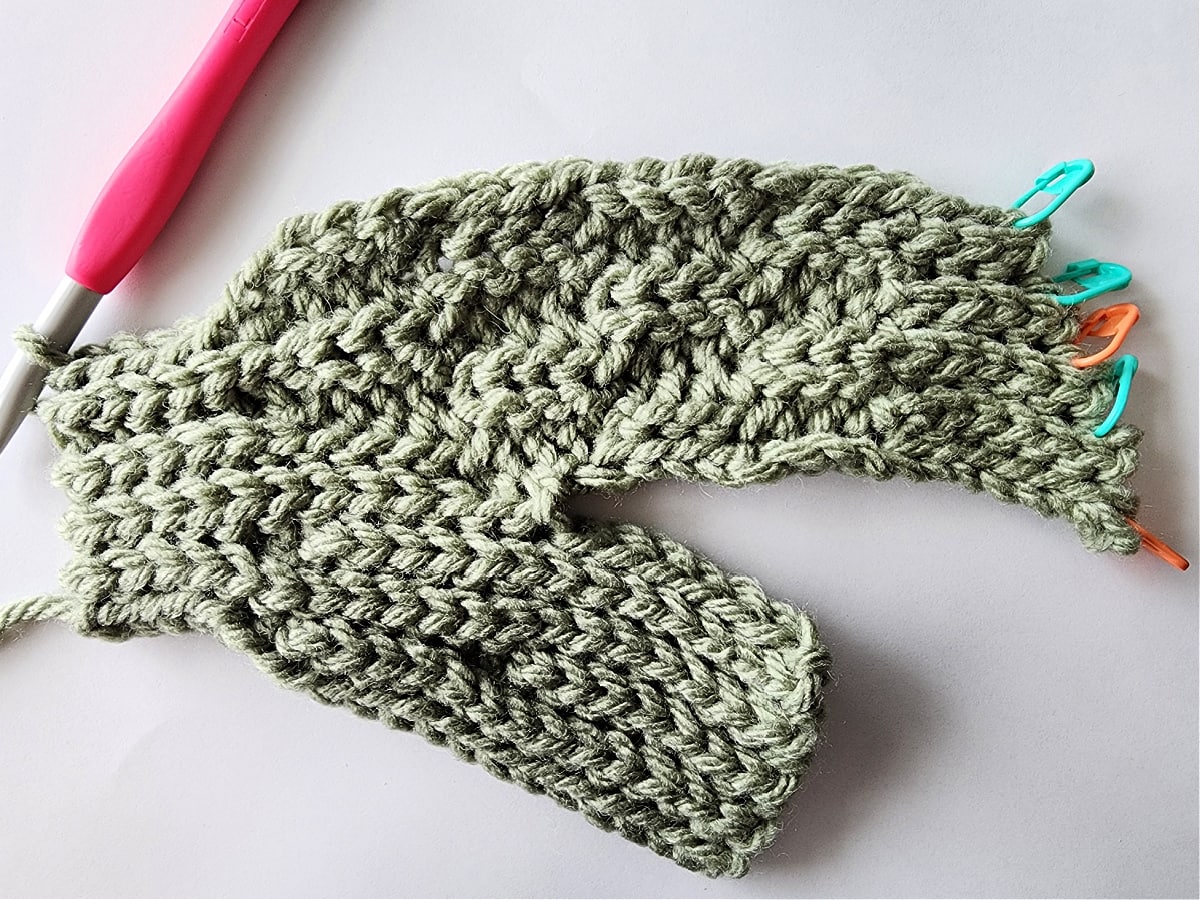 chunky crochet mittens tutorial photo 19