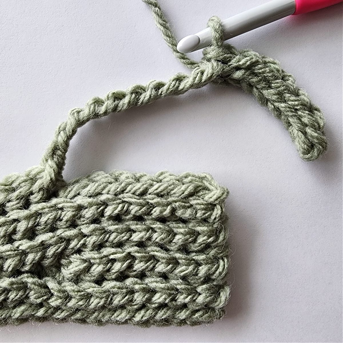 chunky crochet mittens tutorial photo 2