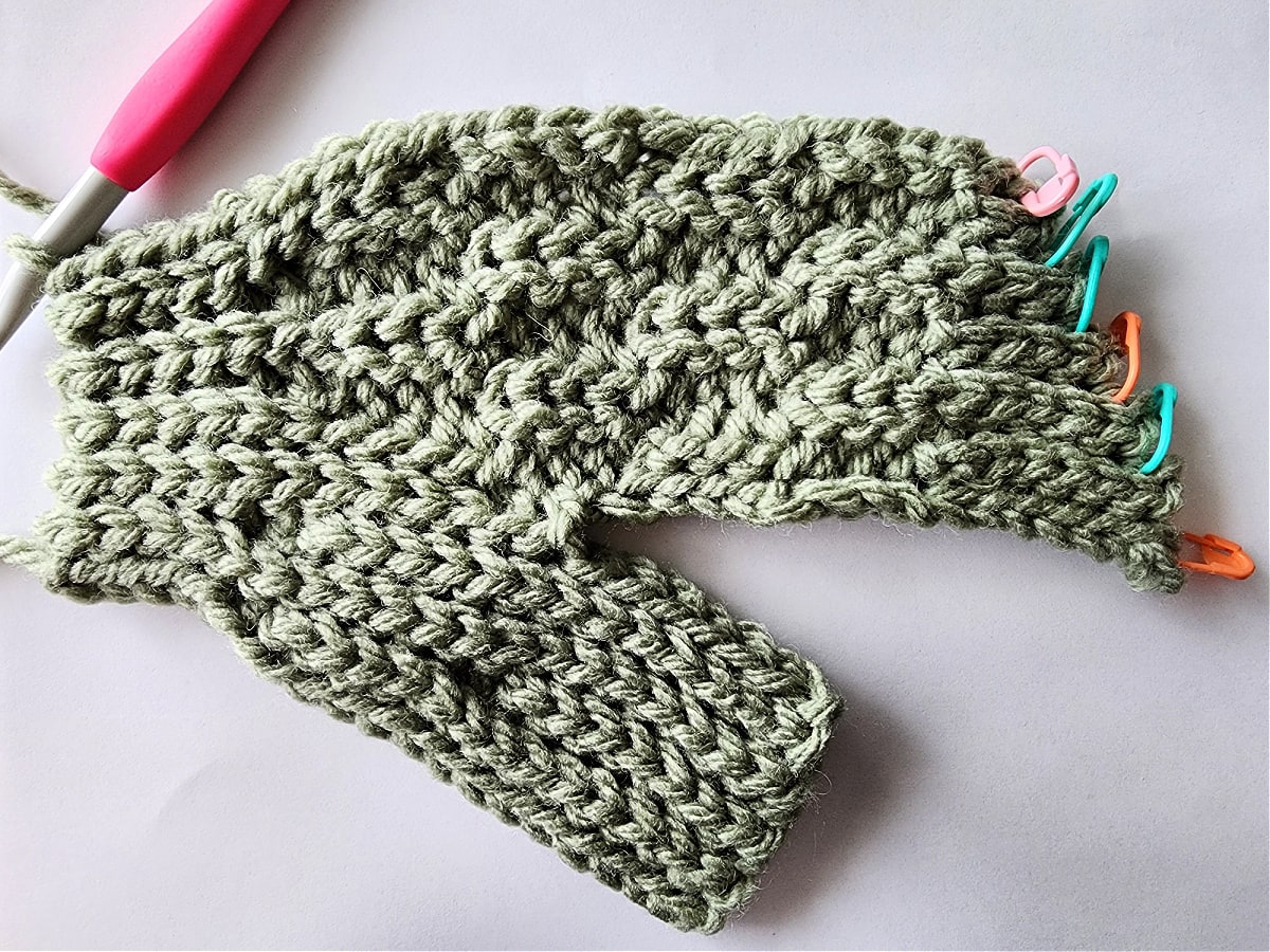 chunky crochet mittens tutorial photo 21