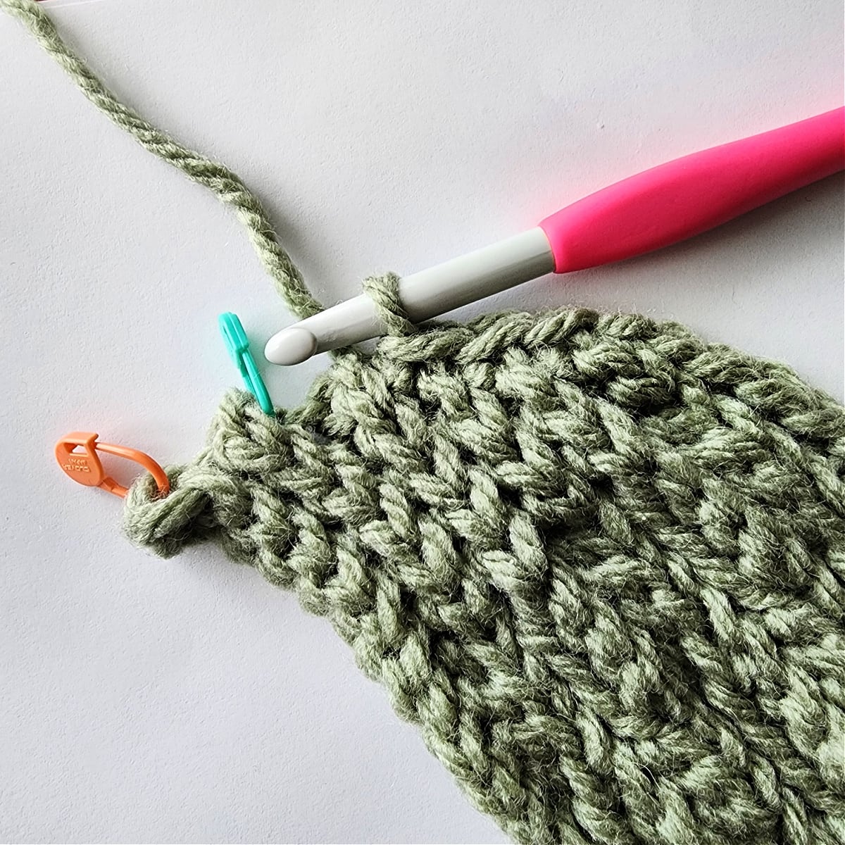 chunky crochet mittens tutorial photo 23