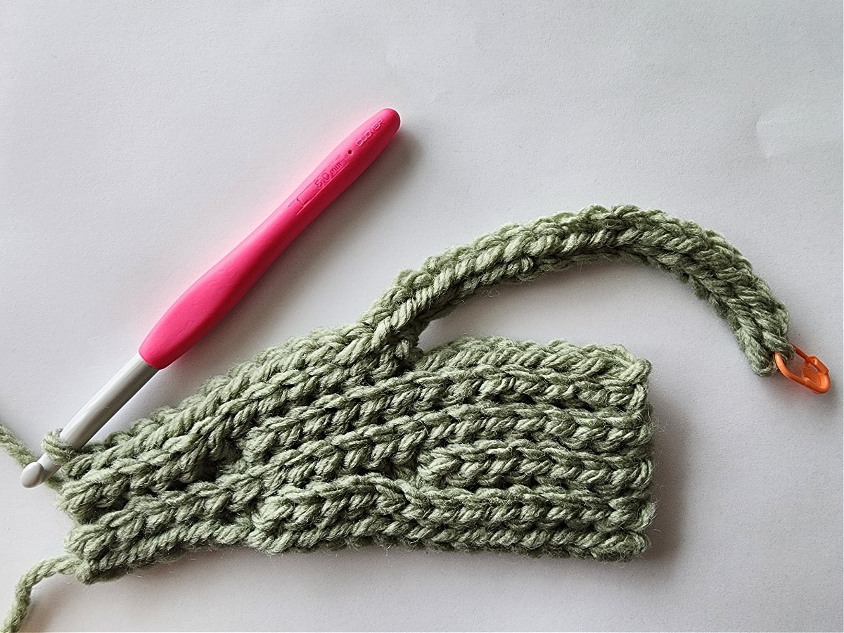 chunky crochet mittens tutorial photo 3