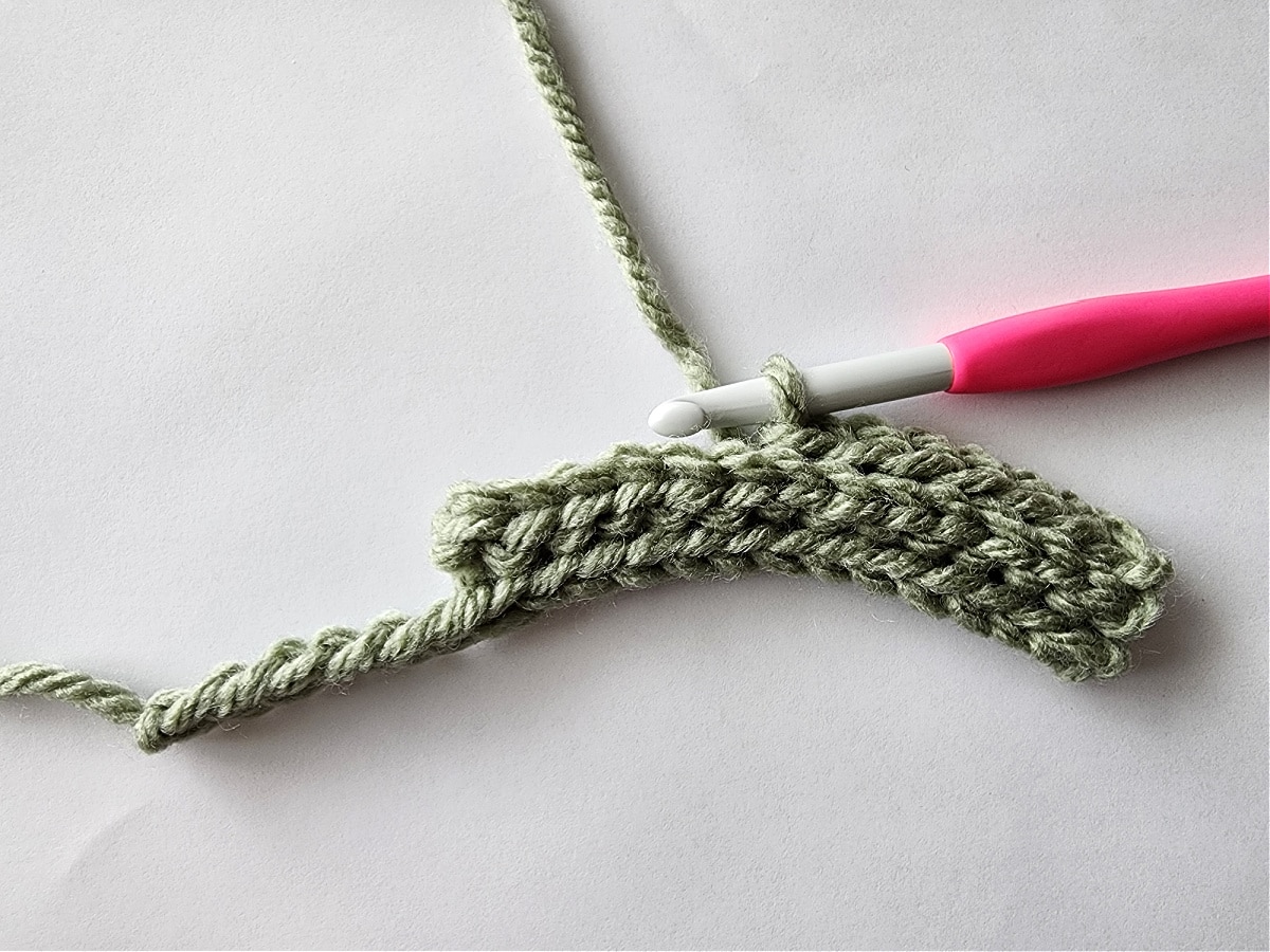crochet mitten thumb gusset tutorial photo 3