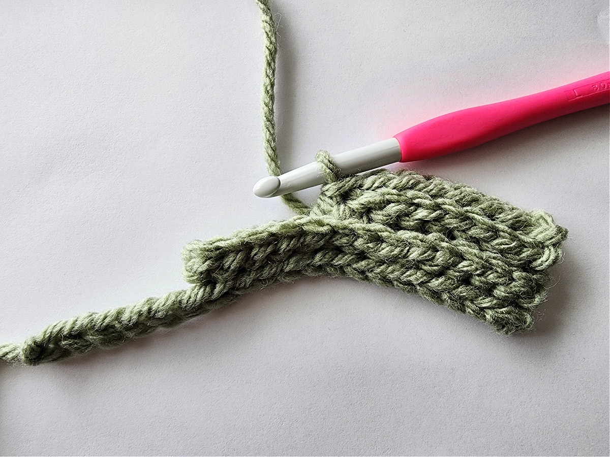 crochet mitten thumb gusset tutorial photo 8