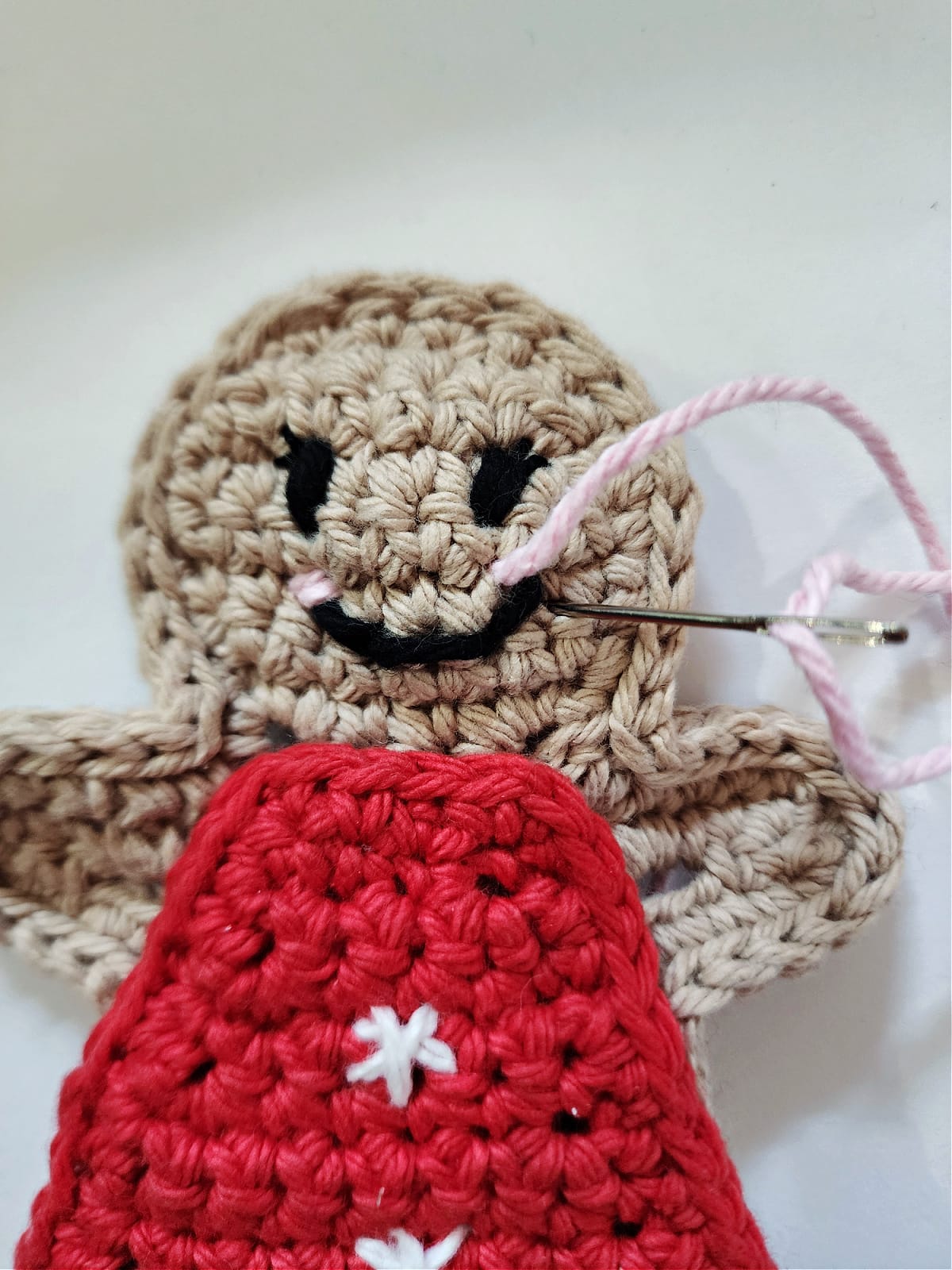 gingerbread girl crochet cheeks tutorial 2