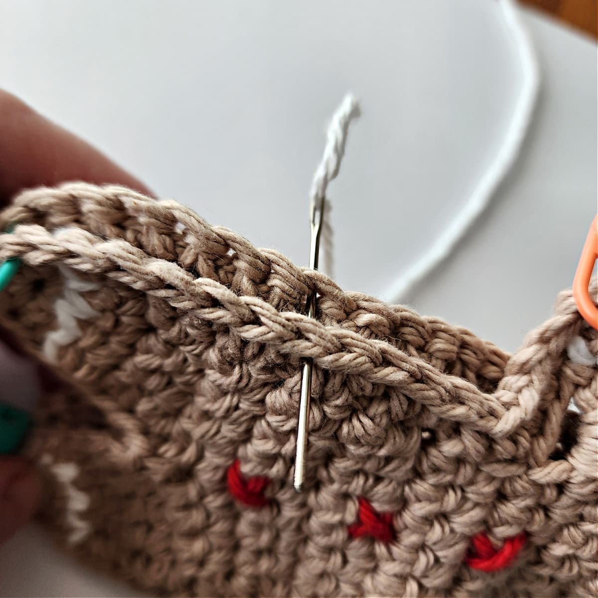 crochet gingerbread man candy cane holder joining tutorial