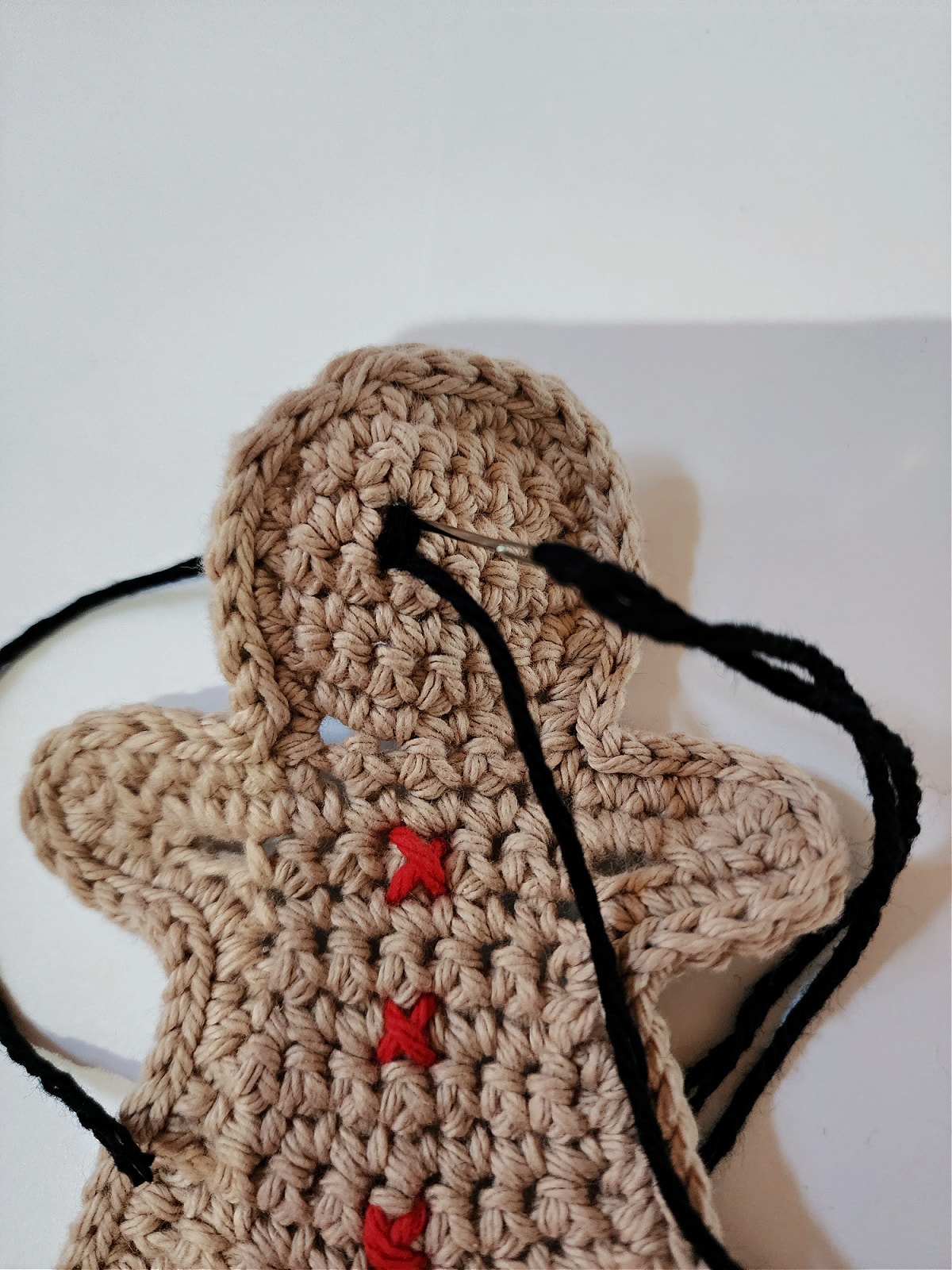 gingerbread man crochet eyes tutorial 4