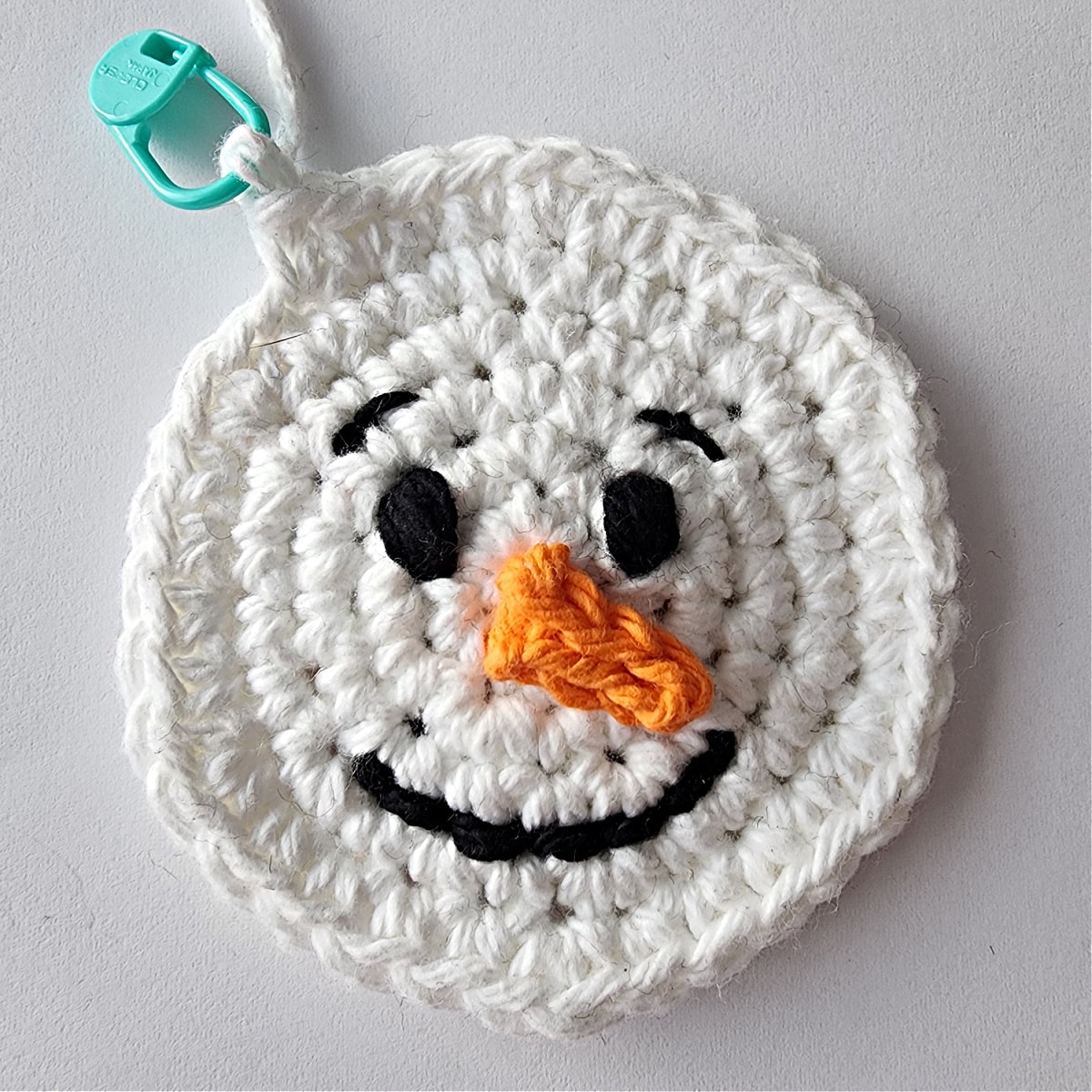 crochet snowman facial features