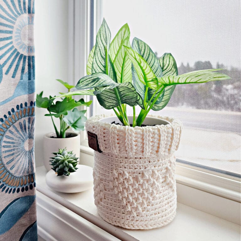 Crochet Plant Pot Cover – Hearts Full of Love