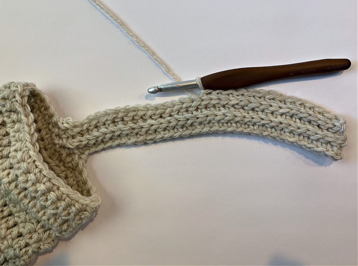 Tutorial photo to show how the foldover cuff ribbing is constructed.