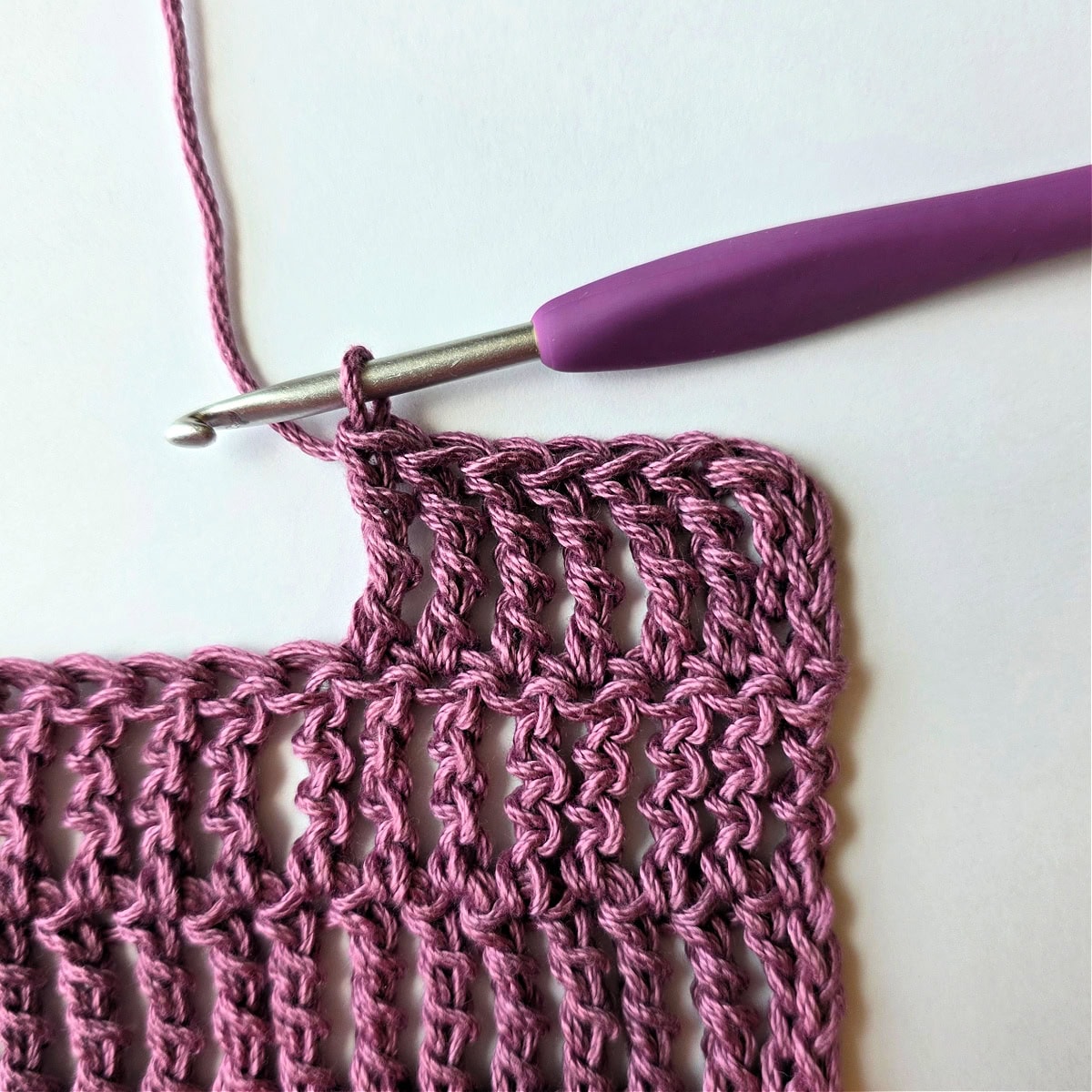 A row of double treble crochet stitches started with a chainless dtr stitch.
