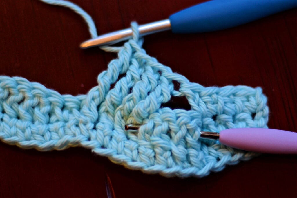 Creating crochet cables with two crochet hooks.