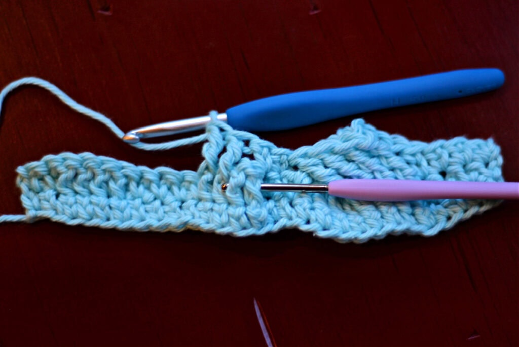 Creating crochet cables with two crochet hooks.