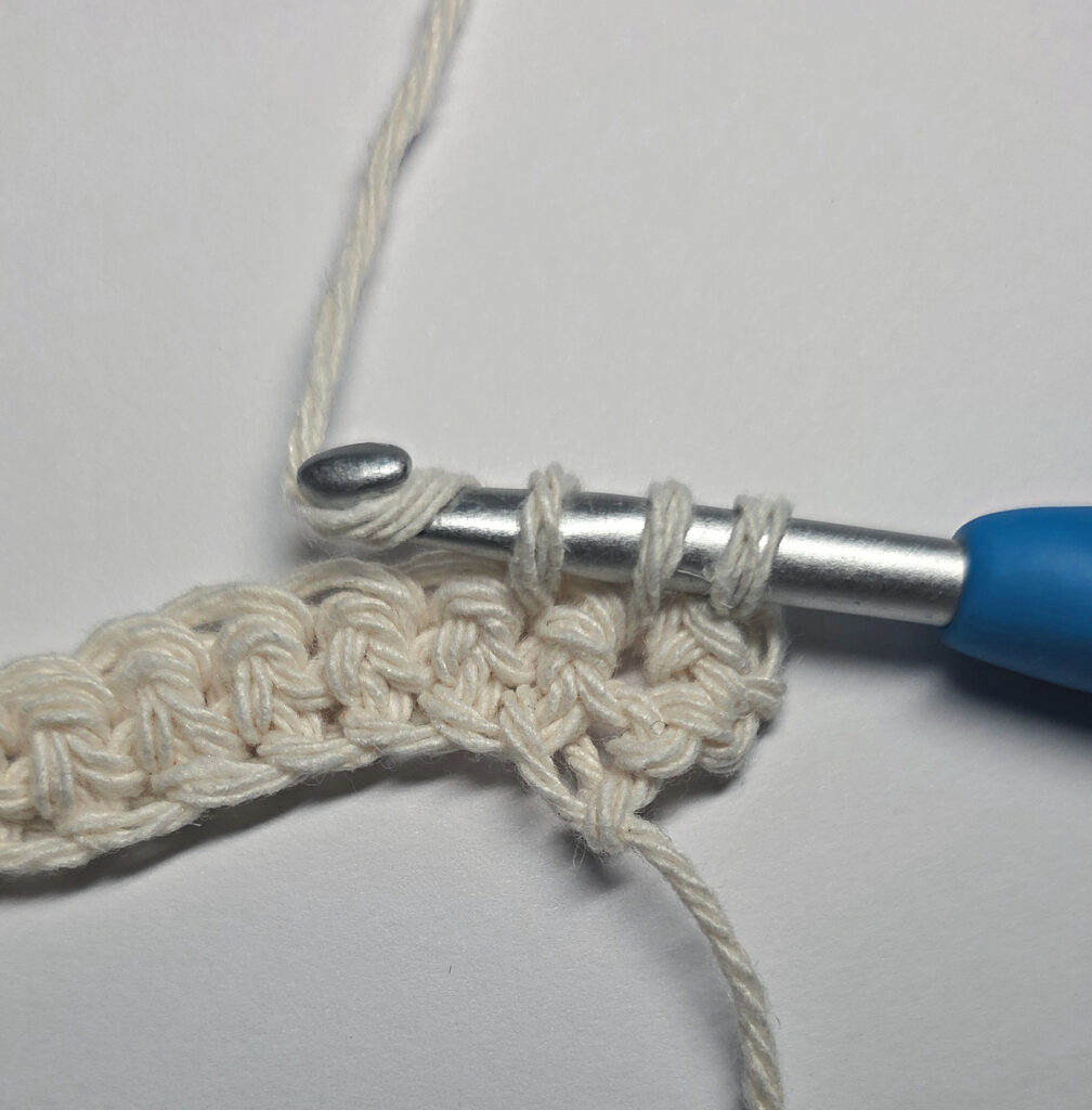 How to make crochet double stitch in rows.